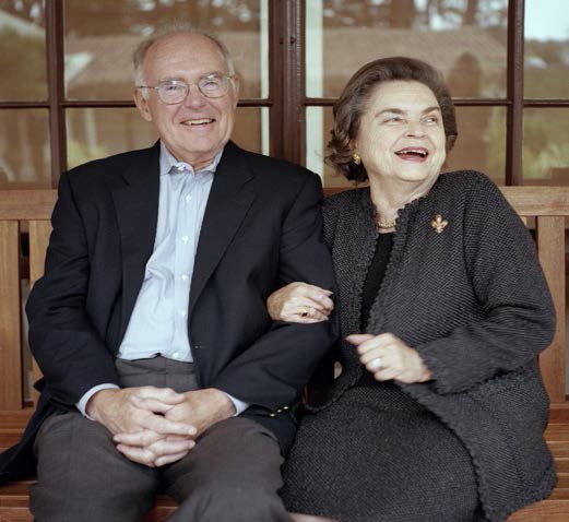 Sam6869's tweet image. #NPR #ScienceFriday is sponsored by the Gordon &amp;amp; Betty Moore Foundation #MooreFound #BuildTMT #Hawaii #WeAreMaunakea