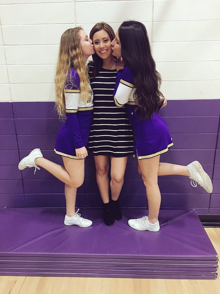 juliaaaaaa7's tweet photo. senior night w my two besties💖 https://t.co/AUkbKHCikK