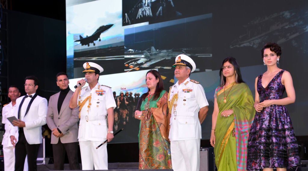 Akkistaan's tweet photo. Pic : @akshaykumar Sir, #KanganaRanaut Spotted at #IFR2016 in Visakhapatnam Yesterday! https://t.co/DZnyLopUcX