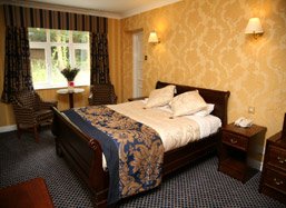 CanaryCruiser's tweet image. #ValentinesBreak 2nts rural #Shropshire hotel from £125pp #Chocolates #AfternoonTea #CandleLitDinner #Prosecco #Rose