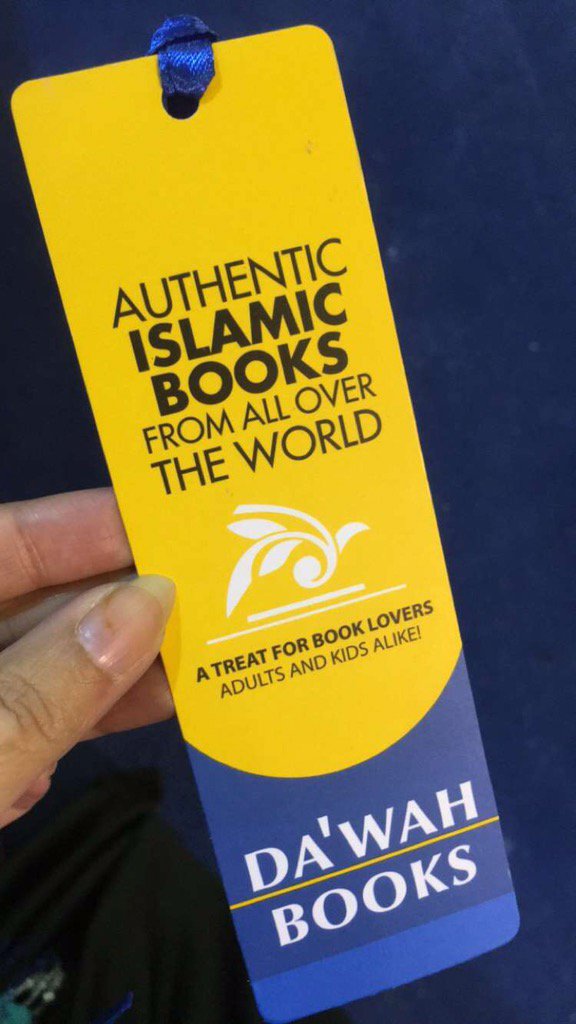 AnamXaman's tweet photo. At the Da'wah Books stall, very good #islamicbooks espcially for kids 😊 #DawnLifestyle #karachi https://t.co/LowyKoyeFh
