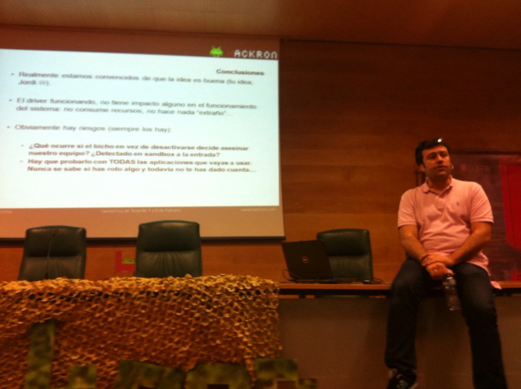 ESET_ES's tweet photo. Nuevas e ingeniosas técnicas para evitar que el malware haga de las suyas por parte de @psaneme en #hackron2016 https://t.co/Tu1ko3wzrV