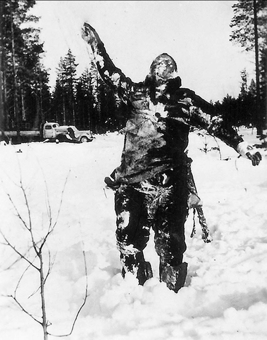 توییتر てすら در توییتر 1939年 戦争のさなか 冬戦争のこと 立ったまま凍死したソ連軍兵士 By フィンランド政府発表 この写真はフィンランドのプロパガンダです 凍死していて倒れてカチンカチンになっていた兵士を 無理やり直立させたと言われています