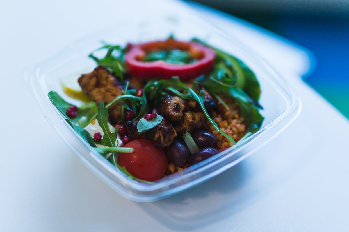 RefugeeTech's tweet photo. Enjoying a delicious salad  #Lunch #RefugeeTech #RTHack https://t.co/lfKmbO0Lc3