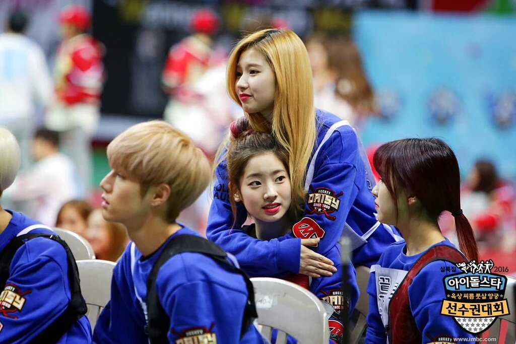 TWICE GLOBAL tweet media