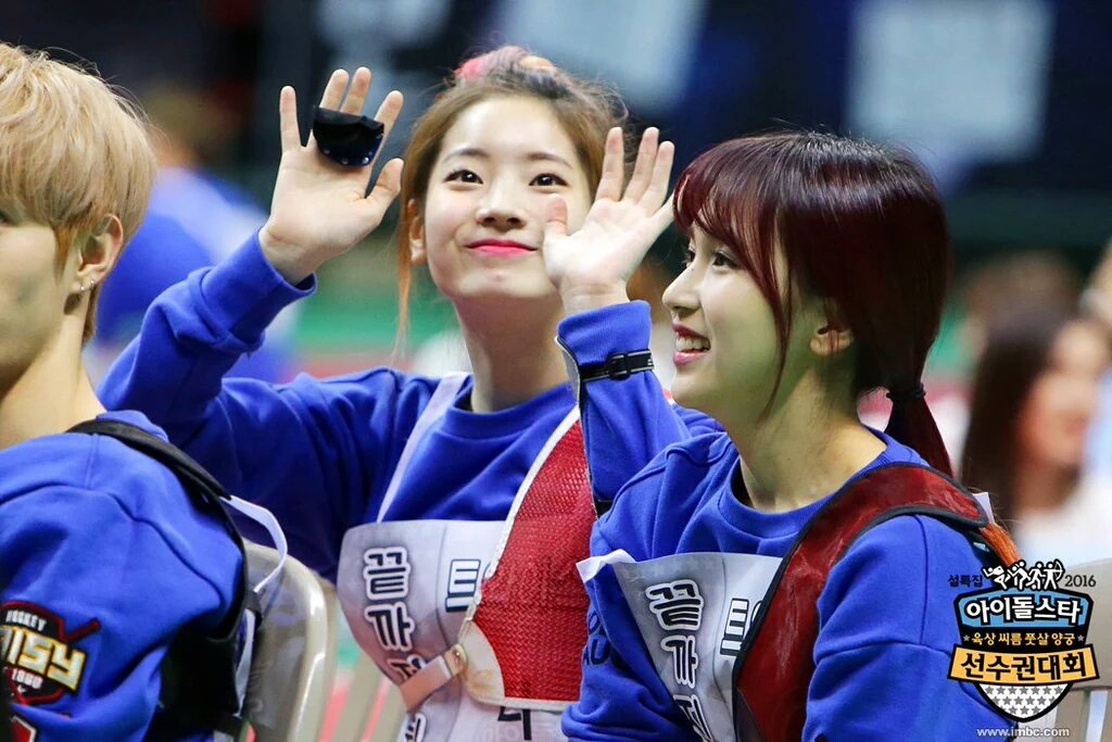 TWICE GLOBAL tweet media