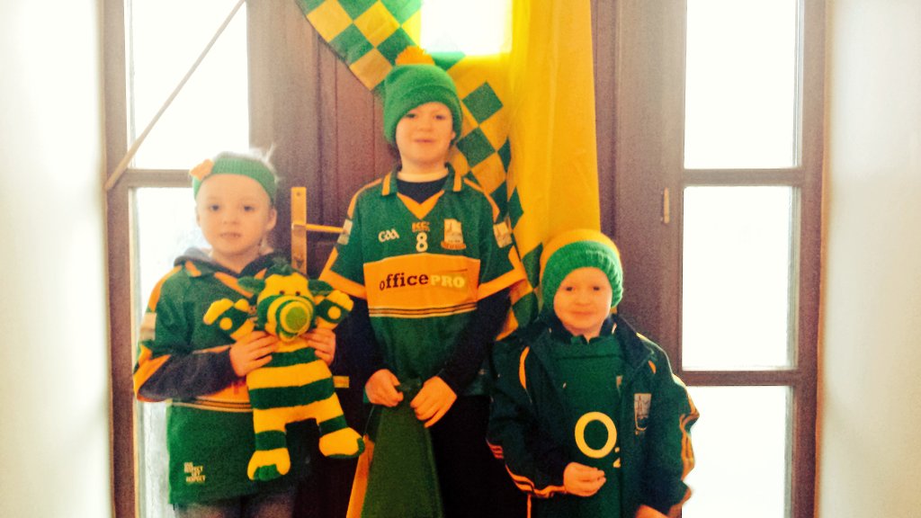 <a href="/ArdnareeSarsGaa/">Ardnaree Sarsfields</a> heading to the <a href="/AIB_GAA/">AIB_GAA</a> #clubfinals. Bringing colour &amp; noise #HonTheRee #TheToughest