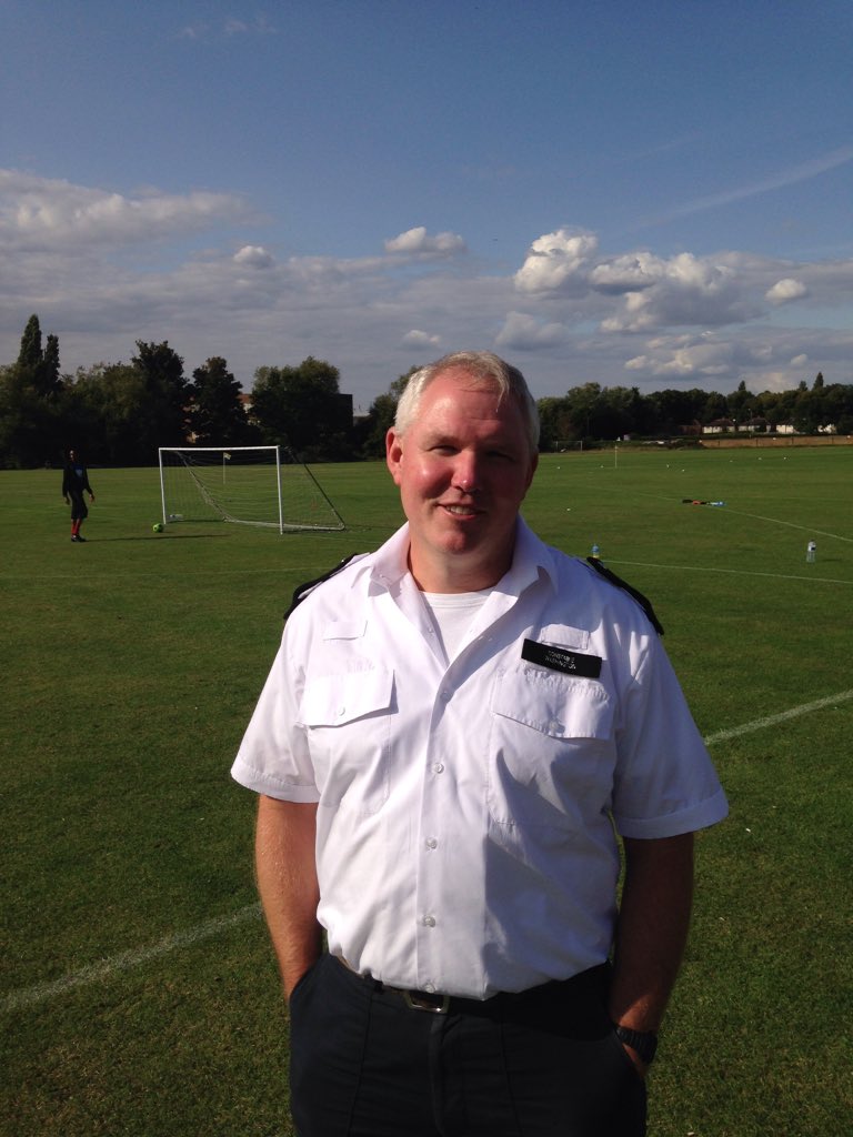 MPSLewisham's tweet photo. @MPSBlackhthLee ..if you see #PCGary in #Blackheath say hello & post a #selfiewithacopper ! https://t.co/ozvL8gMToM