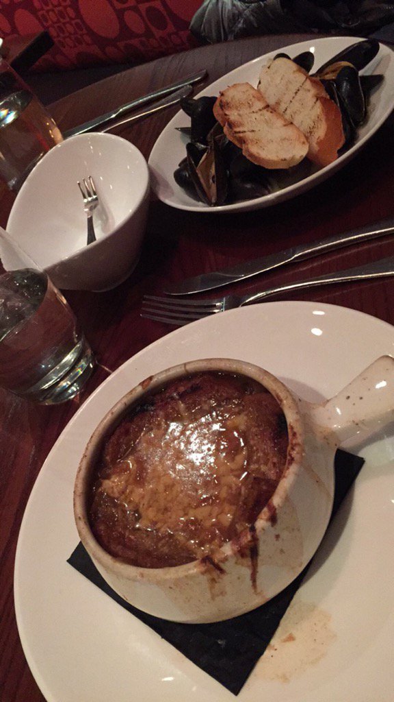 1_DayAtATime_'s tweet photo. #restaurantweek2015 was a success with @thenatali3 😍😍 https://t.co/T193VsecLX