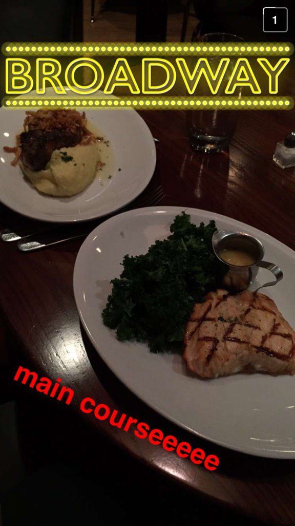 1_DayAtATime_'s tweet photo. #restaurantweek2015 was a success with @thenatali3 😍😍 https://t.co/T193VsecLX