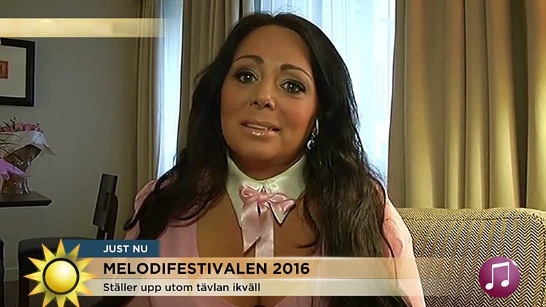 Nyhetsmorgon's tweet photo. Här får Anna Book svårt att hålla tårarna tillbaka. Ikväll får hon inte tävla i Mellon. https://t.co/KZ8tk175l3 https://t.co/wZJL5AZuwL