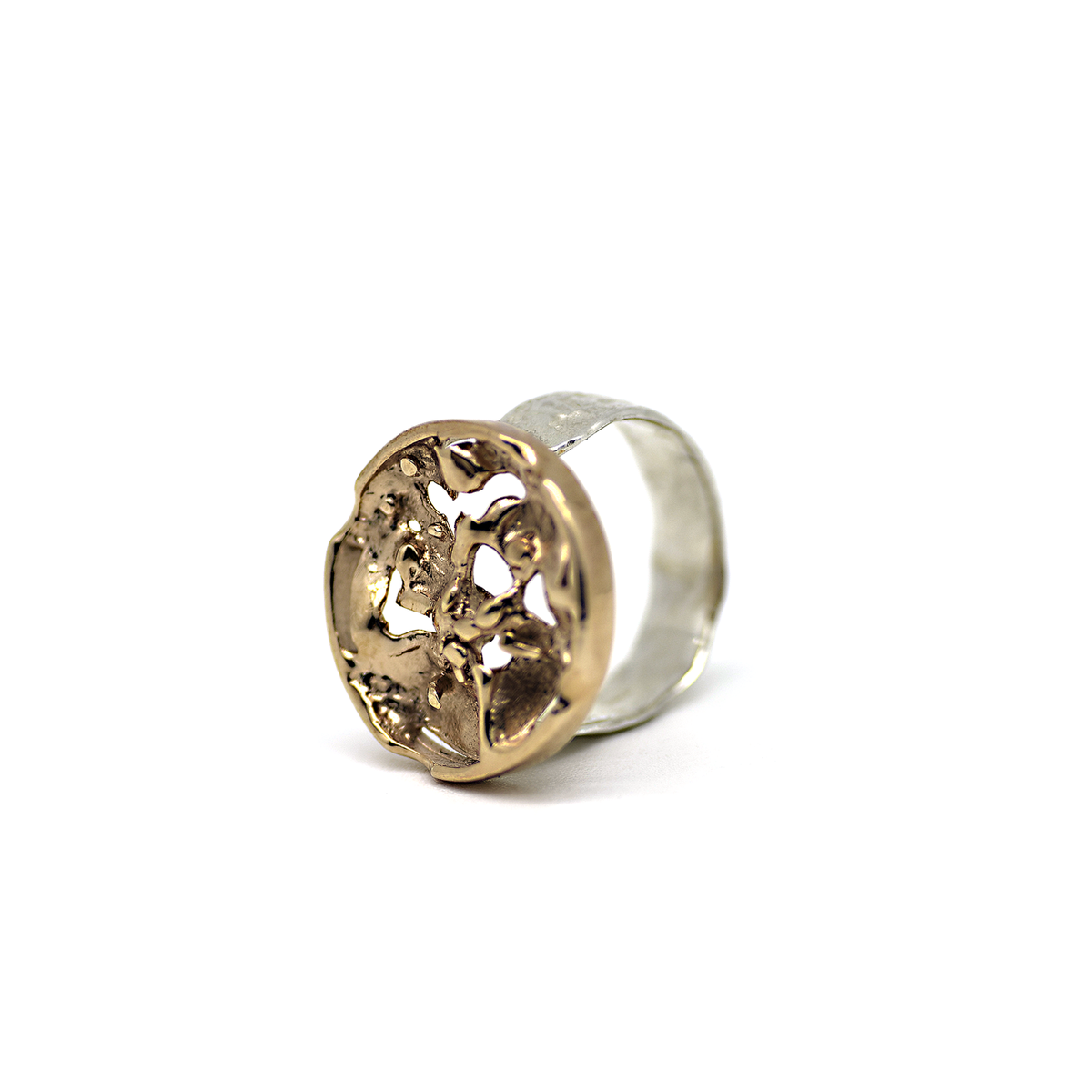 HewaidaRamly's tweet photo. #Desire #Jewellery by Hewaida Ramly 
#ChelseaHall Stand 4 
26-28 February 2016
@CraftInFocus https://t.co/Z6k3jy093k