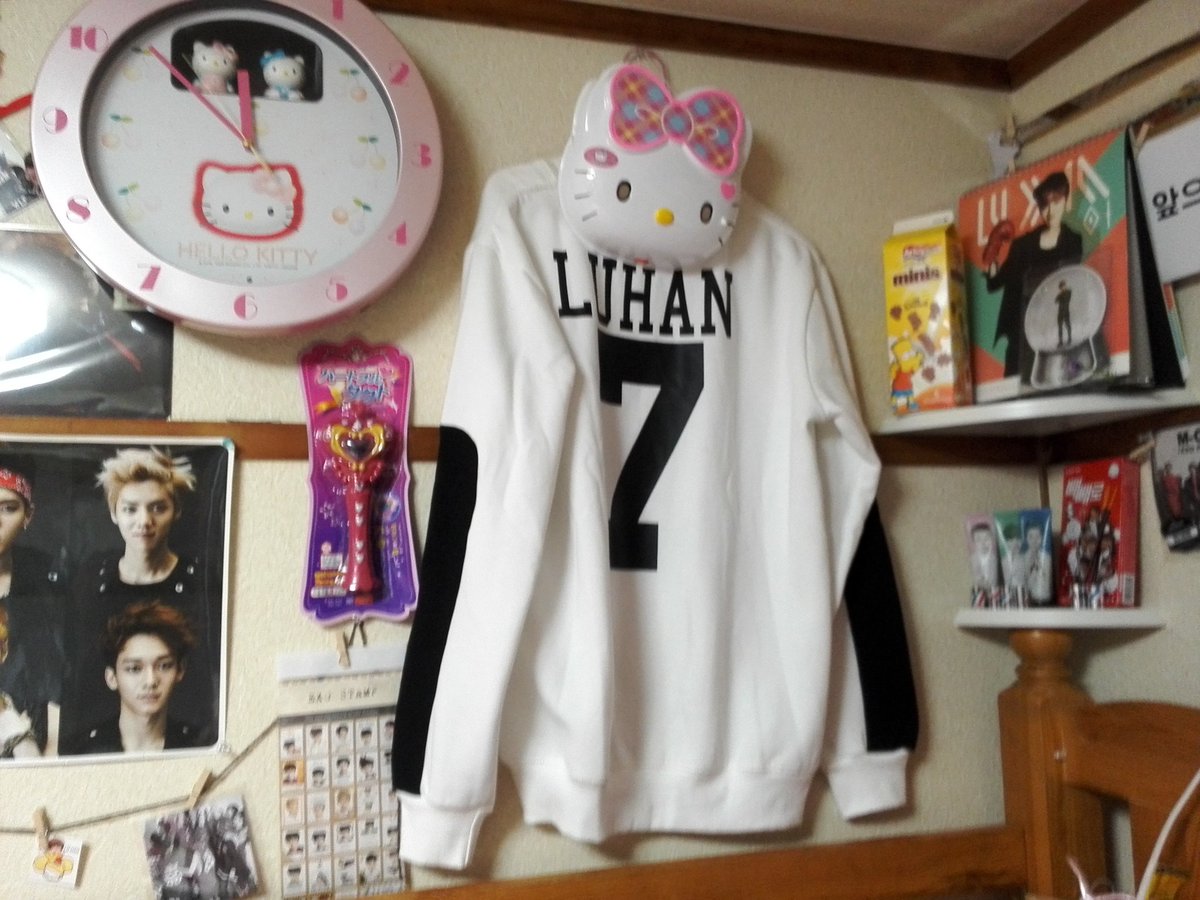 an_s2exo7lu's tweet photo. #繋がらなくていいから私の愛を見てくれ
#こんな部屋でも引かないよって人RT 

お部屋の壁なくなりそうです。はい。 https://t.co/8JAk7lDgH5