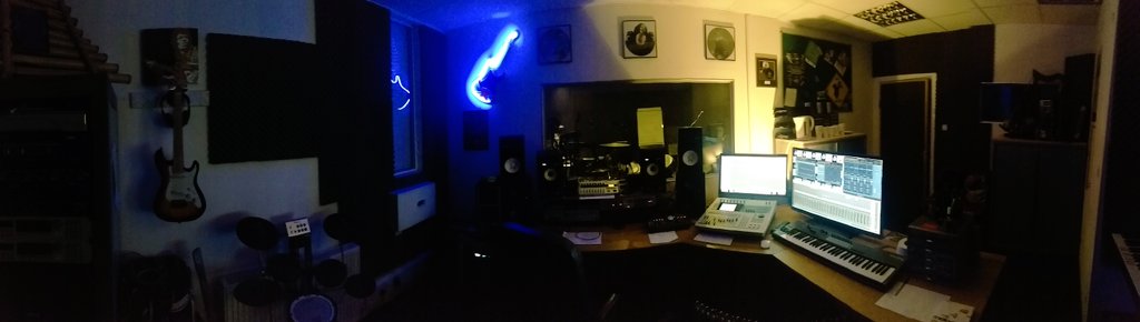 #view of the #controlroom <a href="/RSNProLTD/">RSN Productions LTD</a> #rsnstudios is #headquarters of <a href="/DishyTangent/">Dishy Tangent 💙</a> and <a href="/TheOutfitLDN/">The Outfit</a> and my #2ndhome