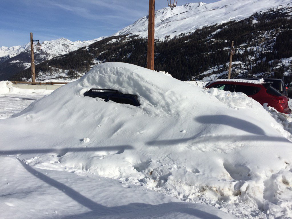 bouemo's tweet image. #tignes j'ai retrouvé ma voiture
