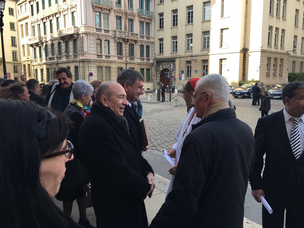 prefetrhone's tweet photo. Inauguration du chœur, du transept et de la 1ère travée de lanef rénovés la primatiale Saint Jean-Baptiste https://t.co/1Ub0y8bIlN