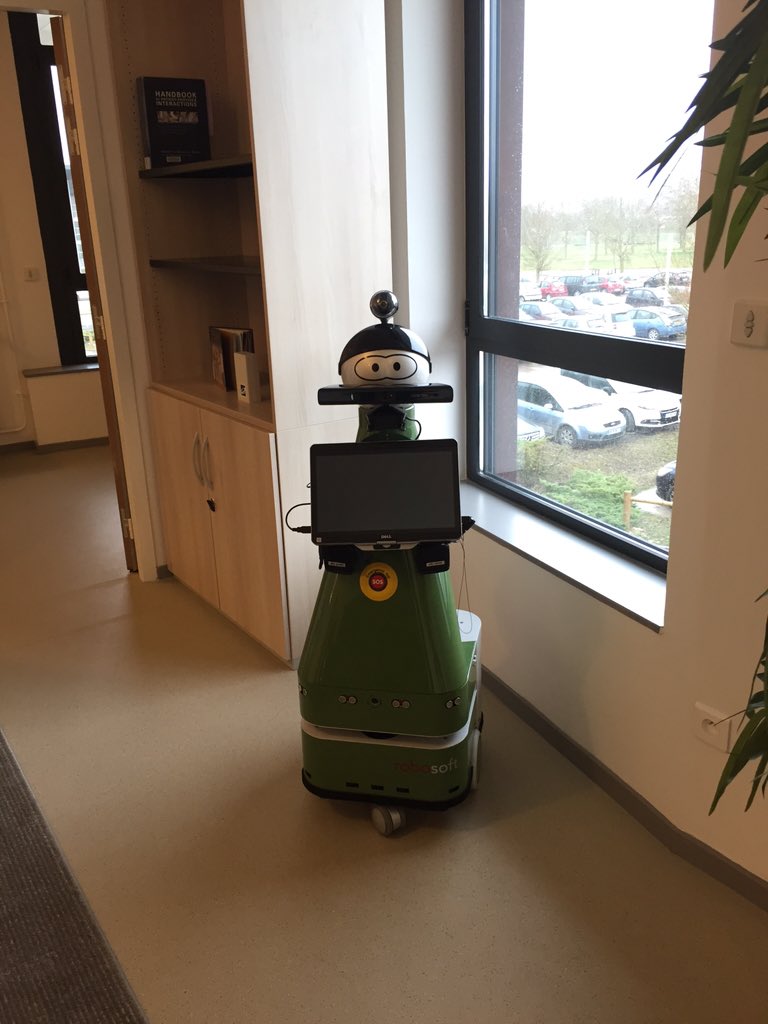 CatMarcadier's tweet image. Le robot #kompai au #livinglab de @UTTroyes @KompaiTheRobot @FredCintrat @francesilvereco
