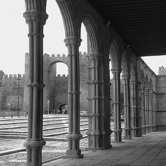 Avila_Turismo's tweet photo. Bonita vista desde los arcos de la Basílica de San Vicente...
¡Visita #Ávila!
#Turismo https://t.co/pnBJ127KeD