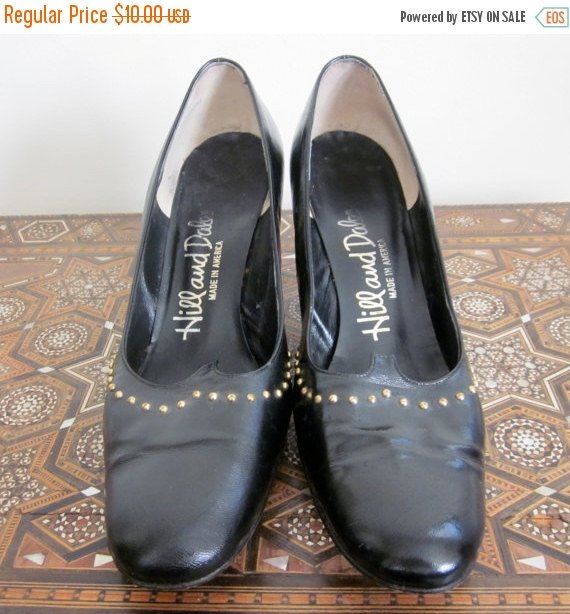 thriftingmagpie's tweet photo. 60s Shoes / Womens Shoes / Leather Shoes / Granny Shoes / Narrow Shoes /… https://t.co/6muJzNeI6j #Etsy #NarrowShoes https://t.co/B4GT0PHody