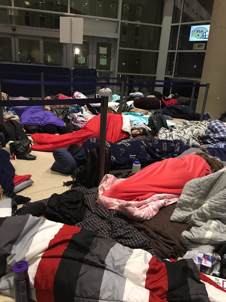 Zoo Slumber Party tweet media