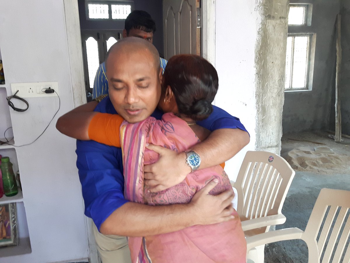 NilimDutta's tweet image. While parting, Venkatamma held me in a tight hug, amidst sobs, showered me with her blessings to be victorious. 8/n