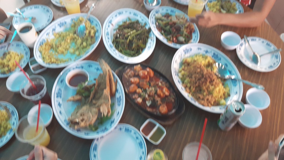 VettelTCY's tweet photo. Reunion lunch with kaki https://t.co/d2MiRgJTqa