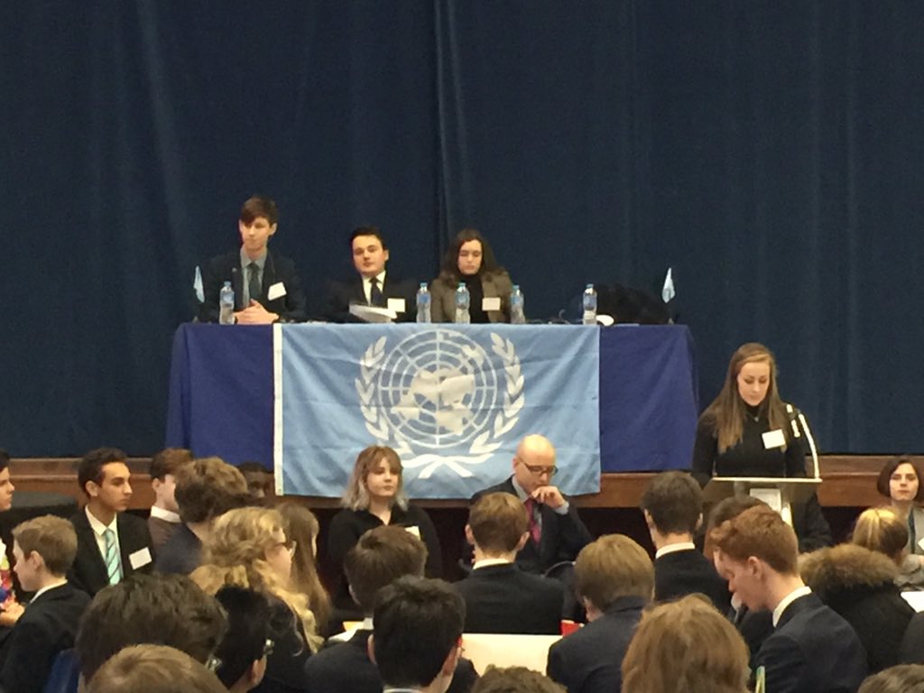 SAchrisINuk's tweet photo. @DartfordGS our first #MUN conf! Off to a good start @JWSMUN #IB #worldminded https://t.co/sifLZc1yBO