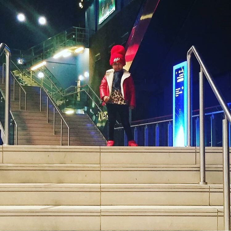 LittleMix's tweet photo. When your nephew comes dressed like his idol @jasonderulo to watch us perform with him at the O2😍❤️#secretlovesong L https://t.co/nhaZPNBK5M