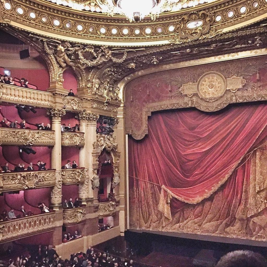ParisInstagram's tweet photo. Garnier #opera #love #romantic #operagarnierparis #fridaynight #paris #iloveparis #parislo… https://t.co/t4zHhUJOB3 https://t.co/1zwXdew08m