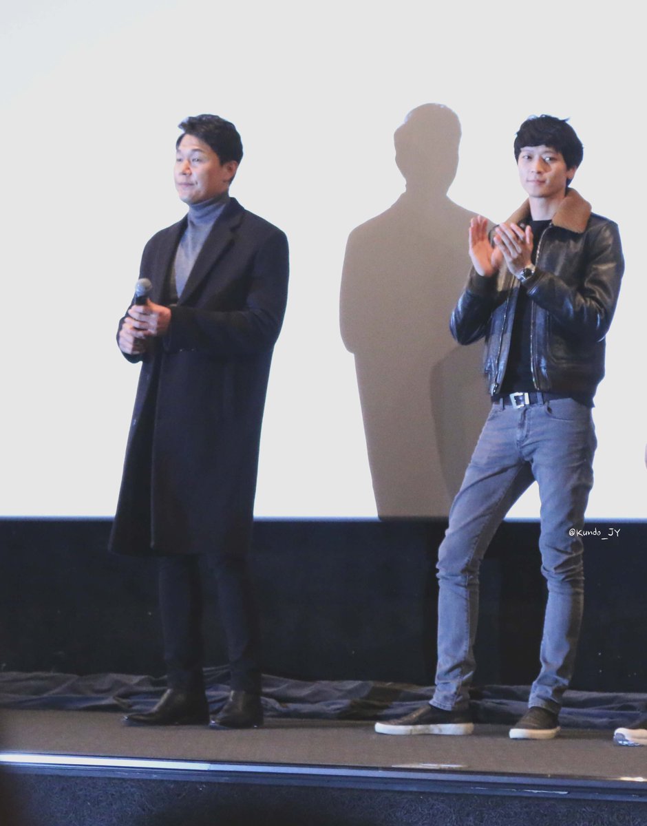 kundo_JY's tweet photo. 손을 너무 떨어서 ㅋㅋㅋㅋㅋㅋㅋㅋ 사진 엉망이지만 그래도 어설픈 실력으로 보정도 해서 올려봅니다. 모두 예쁜 참치보고 행복하세요♥ (160206 강변 CGV 17시 무대인사) https://t.co/fu26Ks1aRv