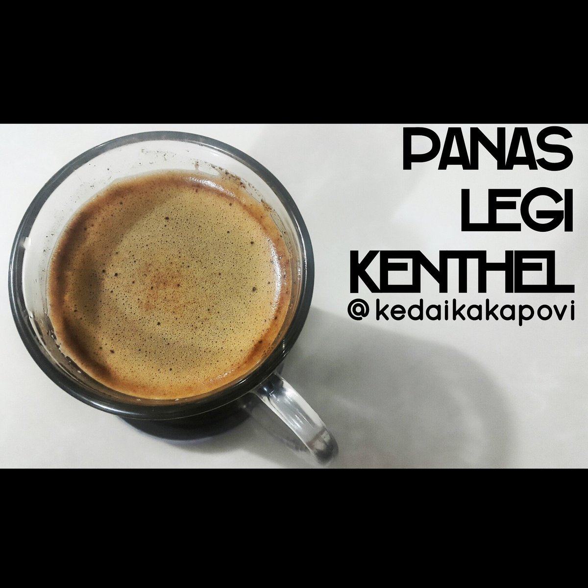 kedaikakapovi's tweet image. Tapi buat maman, mau ujan mau enggak, sore-sore mah kudu ngopi. Musti yg panas, legi, dan kenthel! #nasgitel