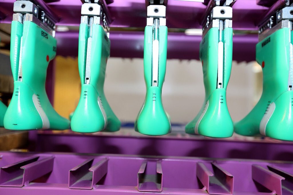 ECCOGOLF's tweet image. Combining high-tech production methods with traditional shoemaking principles is an ECCO hallmark.