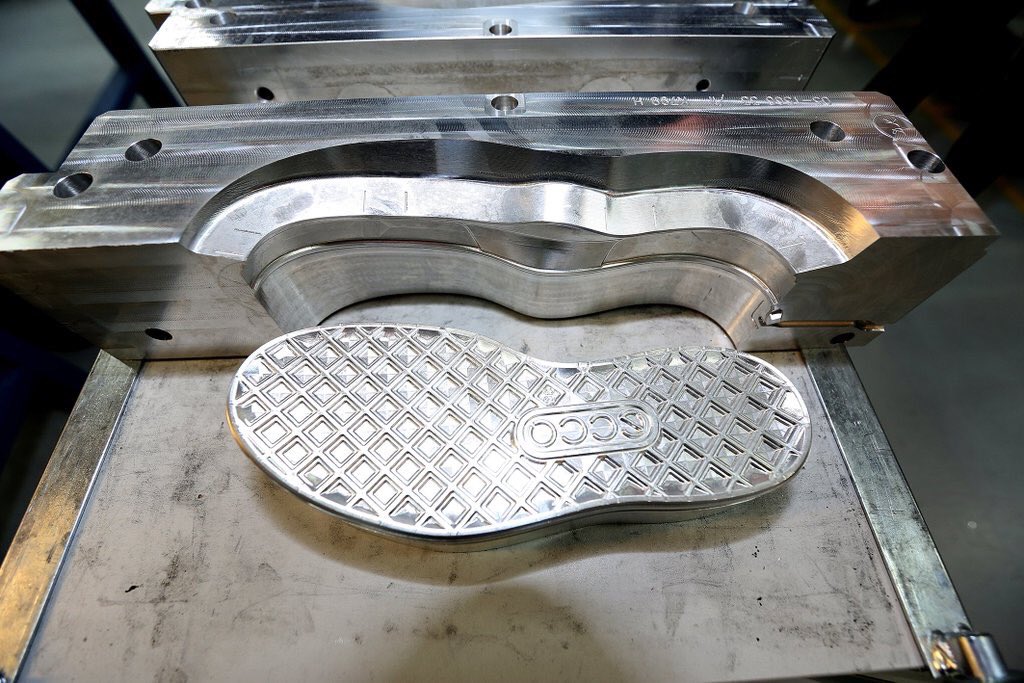 ECCOGOLF's tweet image. Combining high-tech production methods with traditional shoemaking principles is an ECCO hallmark.