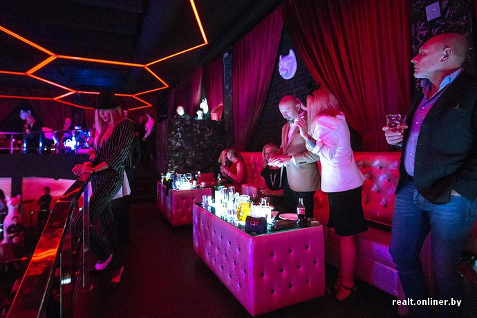 В Минске на ул. В. Хоружей, 29 открылся новый ночной клуб Rich Cat Club (на месте клуба «Реактор»).