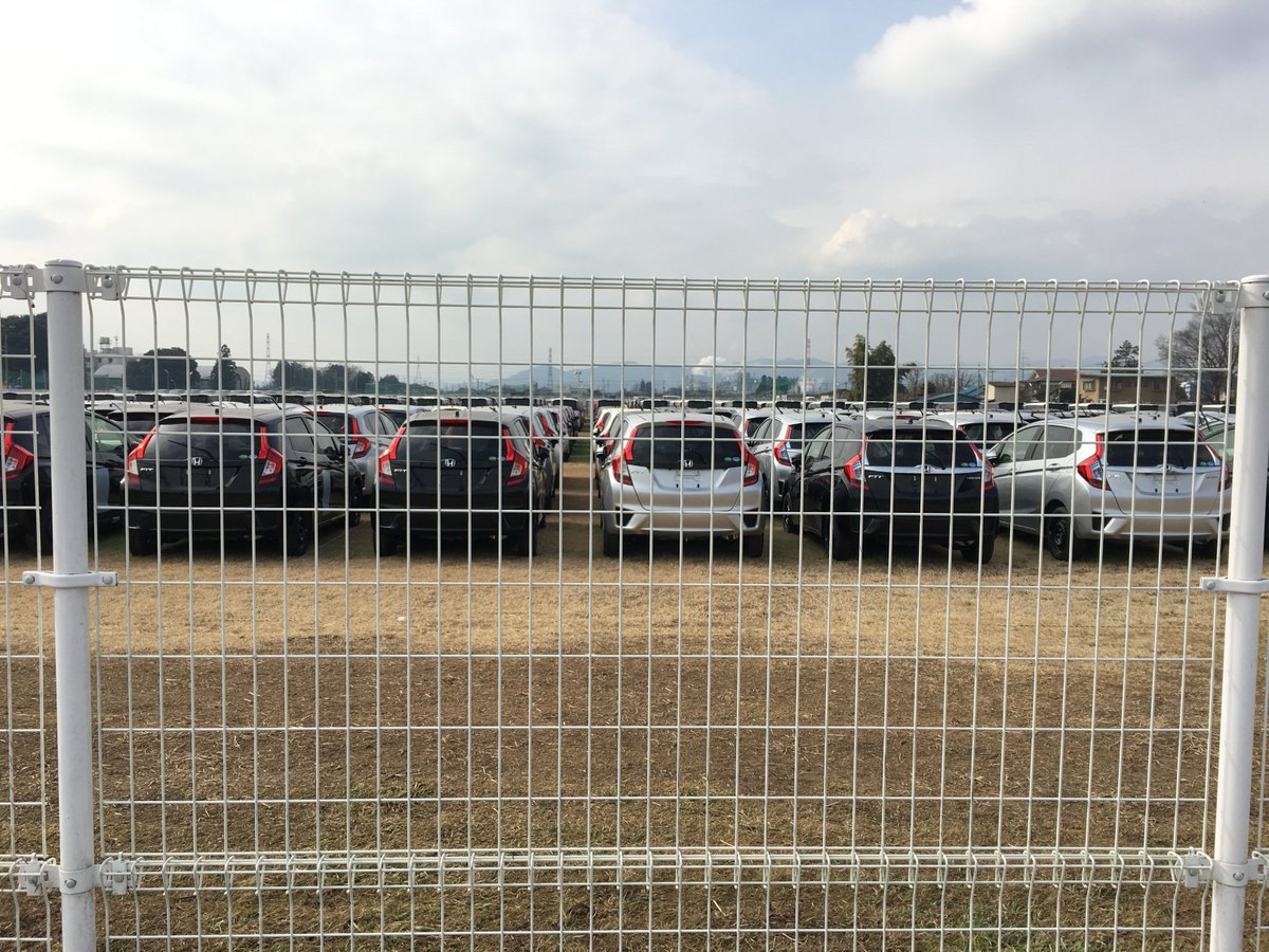 ソード Sword05 追記 本日 埼玉県日高市へ Cybermagazinexさんの情報の通り ホンダ車 の在庫車保管庫が多数放置 ステップワゴン フィット オデッセイなどが野ざらしで絶賛放置中 T Co Sr6ewokwbm