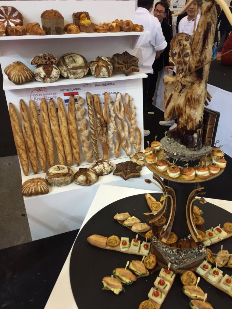 Nog eentje om het af te leren! Dinsdagochtend de prijsuitreiking... #wkboulangerie #showtafel