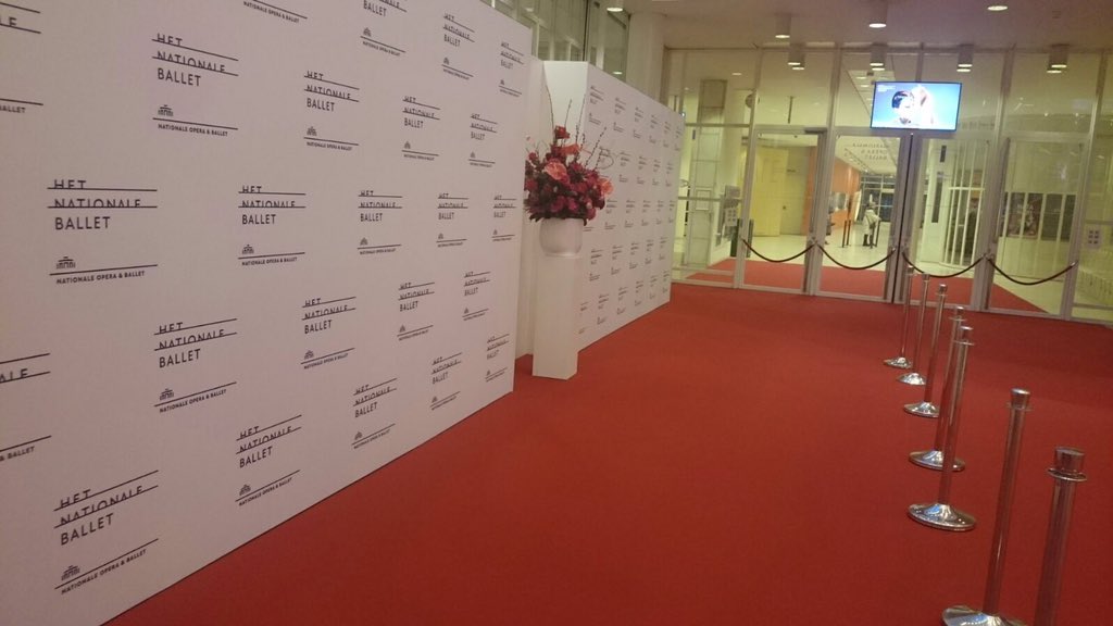 DutchNatBallet's tweet photo. The red carpet is ready! We can't wait till tonight! #HNBmatahari #wordpremier https://t.co/I2w7FTjtJi