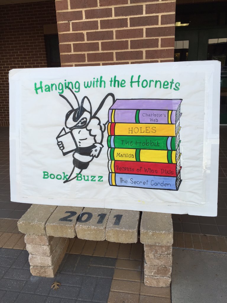 silvercreekazle's tweet photo. #bookbuzz #hangingwiththehornets @azleisd https://t.co/2u2ExBgMk1