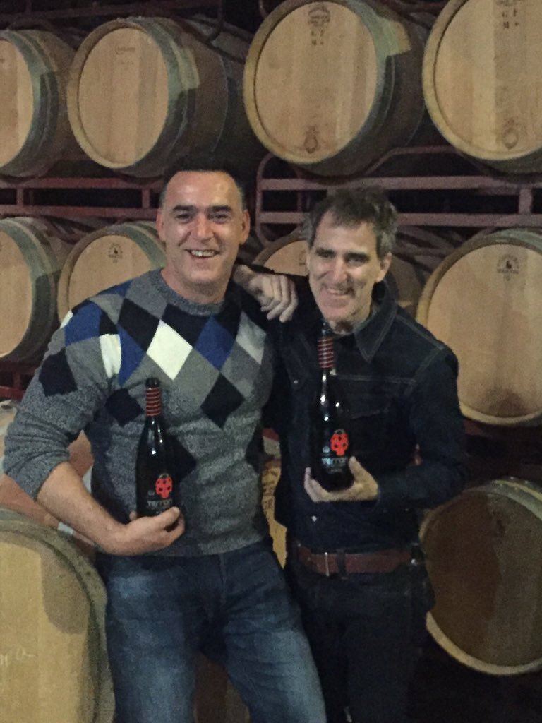 Disfrutando de nuestros vinos con Mikel Erentxu!!