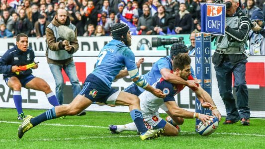 SixNationsRugby's tweet photo. France hang on to edge out Italy #RBS6Nations https://t.co/aXRTiy6AS0 https://t.co/q9QJR0xG6A