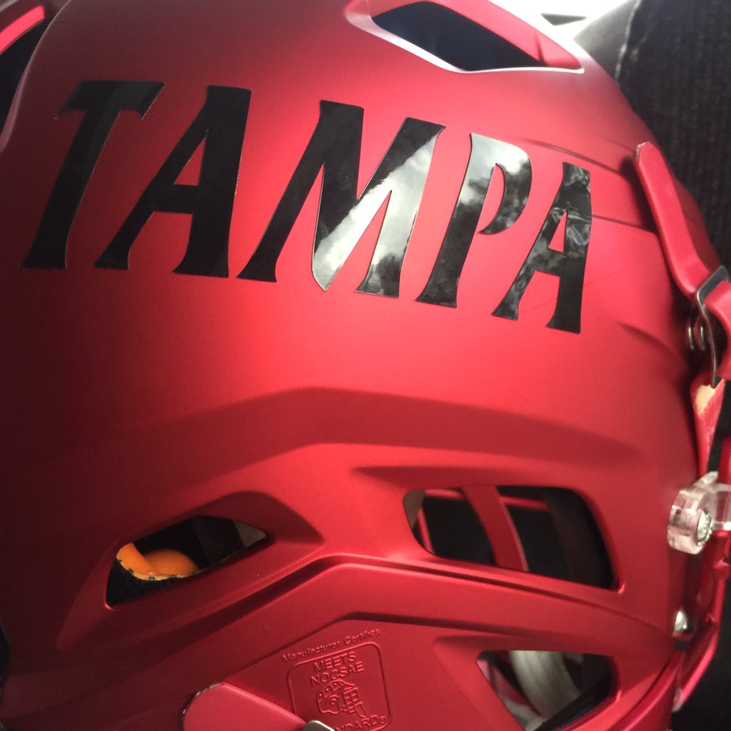 UTampaMLax's tweet photo. Face off is at 1 pm the new @STXmlax buckets are ready to roll #utlax https://t.co/in9ecBHAZ4