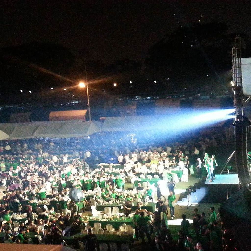 AcdalMon's tweet image. Rain didn't stop #labelledgreen. 
Animo La Salle!! ift.tt/1KxcXvI