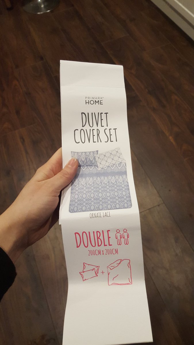 Rachel18982's tweet photo. @Primark Couldn't wait to get home &amp; try new bedding out. I took all the packaging off there was only 1 pillowcase 😢 https://t.co/2aLGKFmTWN