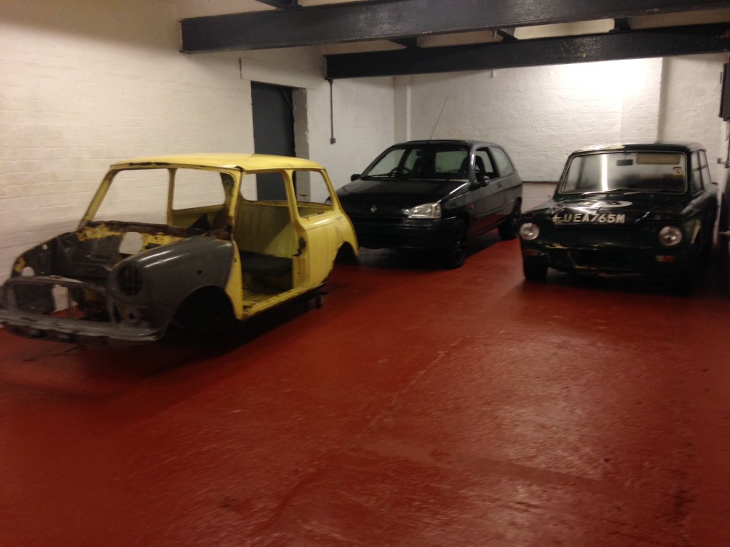 WMMinis's tweet photo. Looking comfortable in their new surroundings #NewBeginnings #Mini #classicmini https://t.co/FzGSh7OjvS
