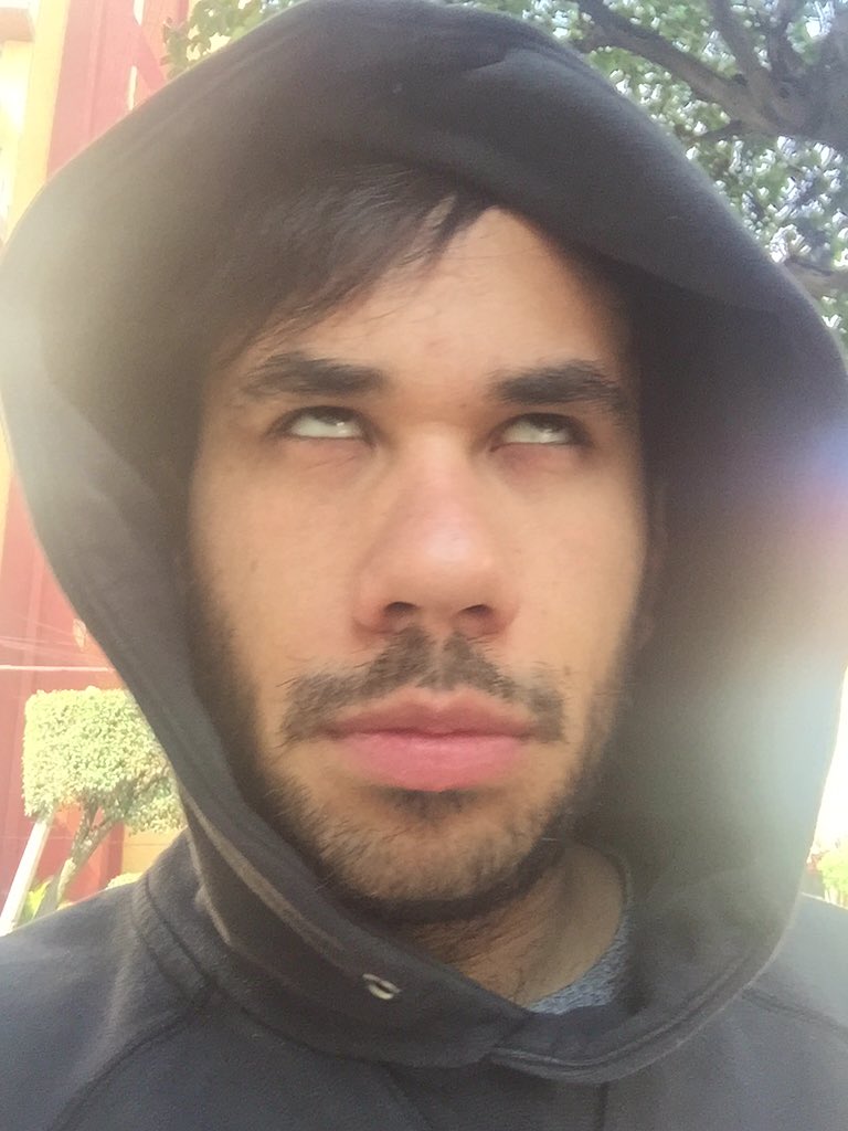 werevertumorro's tweet photo. -Qué haces?
-Aquí extrañándote 
-... https://t.co/UqLQ8MCQg8