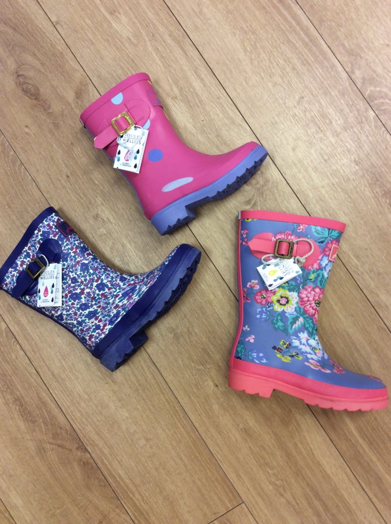 dottielot's tweet photo. Joules wellies are perfect for this weather ☔️ shop in store or online #dottielottie #joules #jouleswellies https://t.co/8qJr0gyZCF