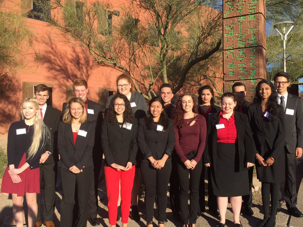 rmhsmodelun's tweet image. Day 2 of MCCMUN! #sustainabledevelopment #modelun 🌍 🇫🇷 🇮🇳 🇸🇾 #collaboration