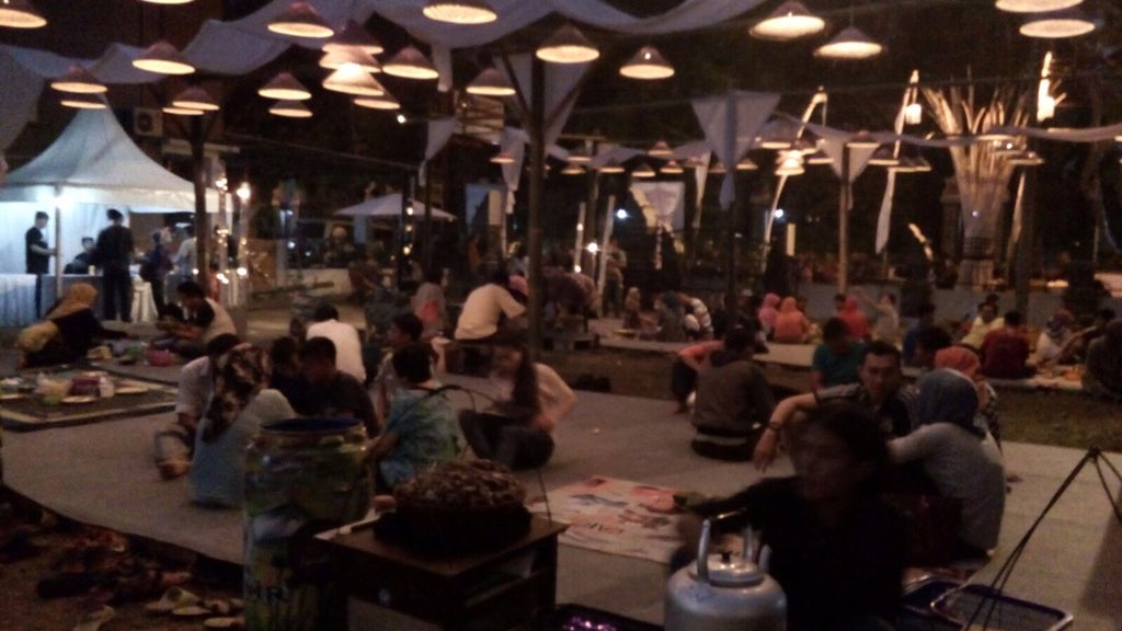 naek sado teu daek dugi 
kuda na hese meni balaga
gening aya "Kampoeng Maranggi"
payuneun #TamanSriBaduga