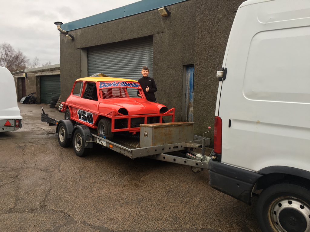stockrod112's tweet photo. Young dave strip it of to his 1st ever meeting in his mini stock for a great cause #burnettmotorsport #mysmrc15 https://t.co/3E4XtaN1og