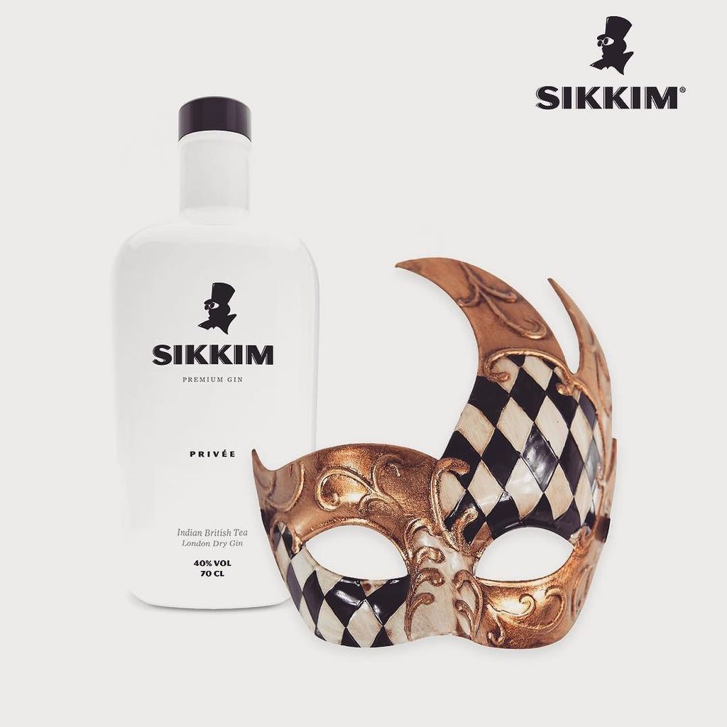 SikkimGin's tweet photo. Cuidado con lo que deseas! #sikkimgin #sikkim #strawberry #strawberrygin #premiumgin #ginpremium #ginlovers #fevert… https://t.co/zB2KgLcMnl